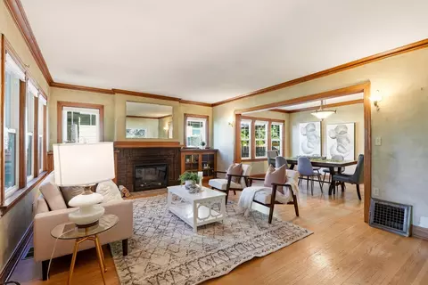 Living - 611 E 25th Ave, Spokane, WA 99203 photo 1 of 3