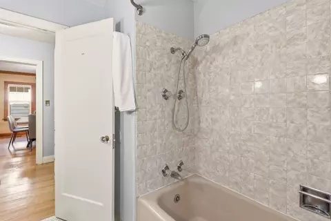 Bath - 611 E 25th Ave, Spokane, WA 99203 photo 2 of 5