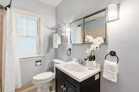 Bath - 611 E 25th Ave, Spokane, WA 99203 photo 1 of 5