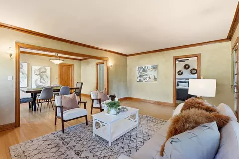 Living - 611 E 25th Ave, Spokane, WA 99203 photo 3 of 3