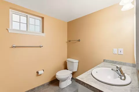 Bath - 611 E 25th Ave, Spokane, WA 99203 photo 3 of 5