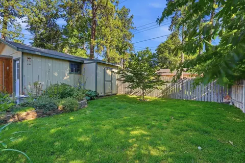 Exterior - 611 E 25th Ave, Spokane, WA 99203 photo 5 of 10