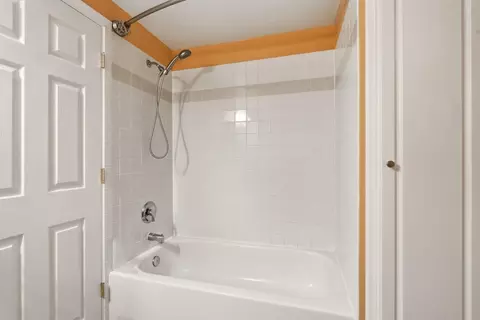 Bath - 611 E 25th Ave, Spokane, WA 99203 photo 4 of 5