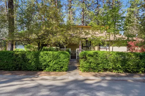 9313 N Ellenwood Ct, Nine Mile Falls, WA 99026