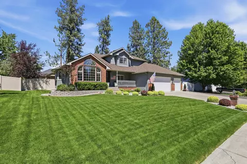 Exterior - 1013 E Blackhawk Dr, Spokane, WA 99208 photo 2 of 18