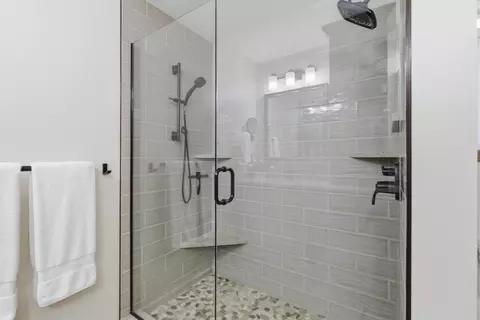Bath - 1013 E Blackhawk Dr, Spokane, WA 99208 photo 3 of 4