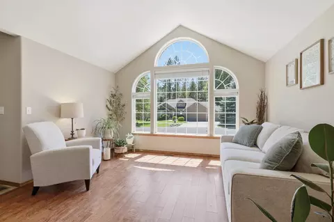 Living - 1013 E Blackhawk Dr, Spokane, WA 99208 photo 2 of 5
