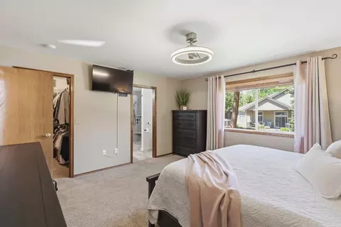Bedroom - 1013 E Blackhawk Dr, Spokane, WA 99208 photo 2 of 4