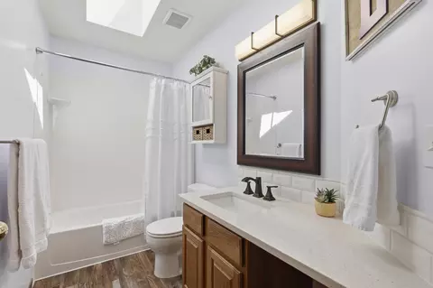 Bath - 1013 E Blackhawk Dr, Spokane, WA 99208 photo 4 of 4