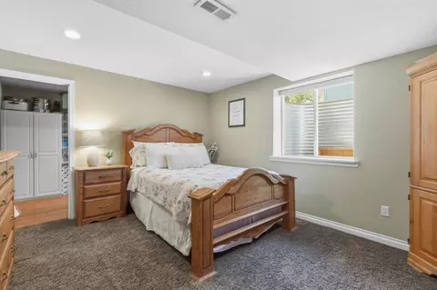 Bedroom - 1013 E Blackhawk Dr, Spokane, WA 99208 photo 4 of 4
