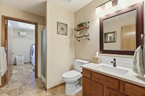 Bath - 1013 E Blackhawk Dr, Spokane, WA 99208 photo 1 of 4