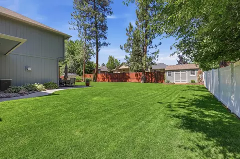 Exterior - 1013 E Blackhawk Dr, Spokane, WA 99208 photo 11 of 18