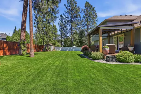 Exterior - 1013 E Blackhawk Dr, Spokane, WA 99208 photo 14 of 18