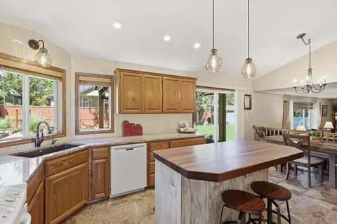 Kitchen - 1013 E Blackhawk Dr, Spokane, WA 99208 photo 1 of 5