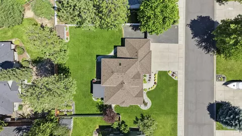 View/Area - 1013 E Blackhawk Dr, Spokane, WA 99208 photo 1 of 3