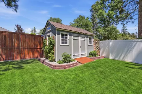 Exterior - 1013 E Blackhawk Dr, Spokane, WA 99208 photo 16 of 18
