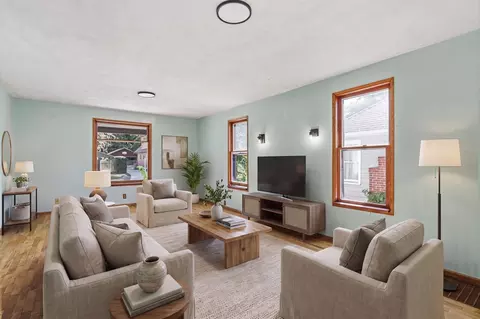 Living - 1517 E 9th Ave, Spokane, WA 99202 photo 1 of 3
