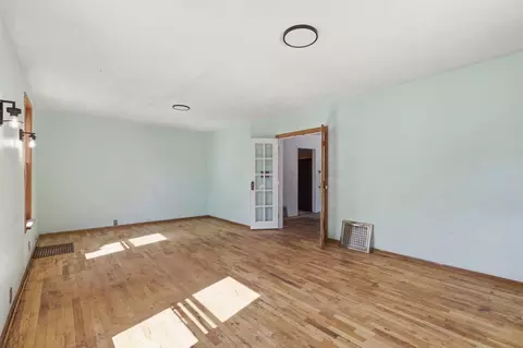 Living - 1517 E 9th Ave, Spokane, WA 99202 photo 3 of 3