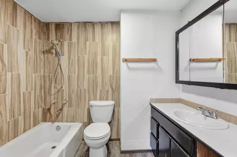 Bath - 1517 E 9th Ave, Spokane, WA 99202 photo 1 of 1