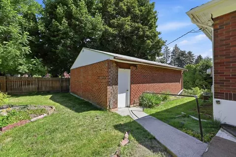 Exterior - 1027 E 17th Ave, Spokane, WA 99203 photo 7 of 9
