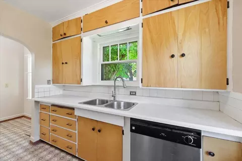 Kitchen - 1027 E 17th Ave, Spokane, WA 99203 photo 3 of 3