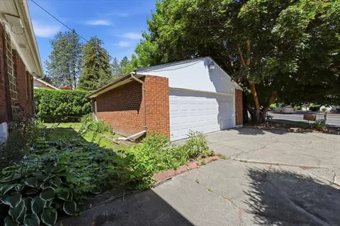 Exterior - 1027 E 17th Ave, Spokane, WA 99203 photo 9 of 9