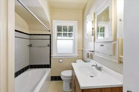 Bath - 1027 E 17th Ave, Spokane, WA 99203 photo 1 of 1