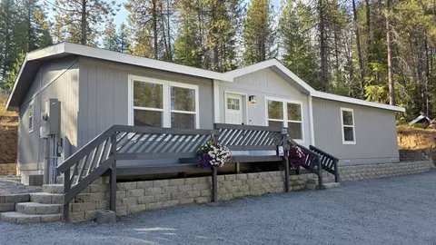 642 Diamond Dr, Newport, WA 99156