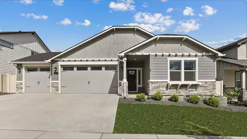 1819 S Donwood St, Greenacres, WA 99016