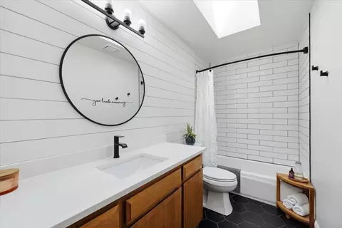 Bath - 3109 E 65th Ave, Spokane, WA 99223 photo 3 of 3