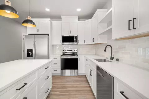 Kitchen - 2011 E Longfellow Ave, Spokane, WA 99207 photo 3 of 3