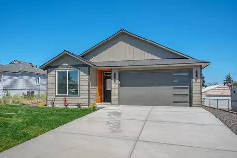 Exterior - 2011 E Longfellow Ave, Spokane, WA 99207 photo 3 of 8