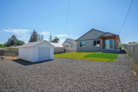 Exterior - 2011 E Longfellow Ave, Spokane, WA 99207 photo 7 of 8