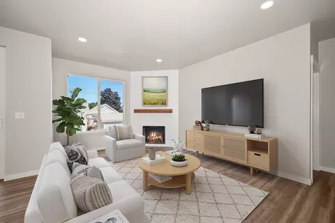 Living - 2011 E Longfellow Ave, Spokane, WA 99207 photo 5 of 5