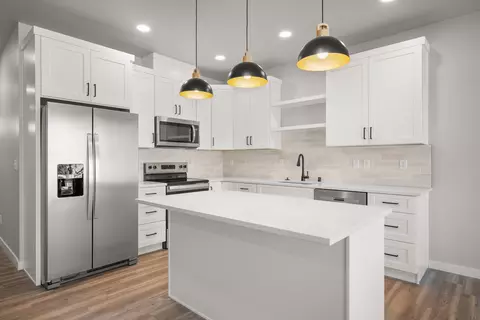 Kitchen - 2011 E Longfellow Ave, Spokane, WA 99207 photo 1 of 3