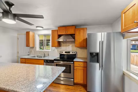 Kitchen - 12719 E 8th Ave, Spokane Valley, WA 99216 photo 4 of 4