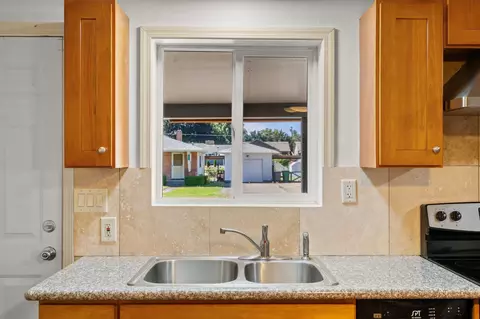 Kitchen - 12719 E 8th Ave, Spokane Valley, WA 99216 photo 3 of 4