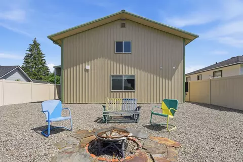 Exterior - 4218 N Maple St, Spokane, WA 99208 photo 6 of 6