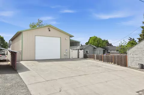 Exterior - 4218 N Maple St, Spokane, WA 99208 photo 1 of 6