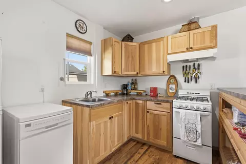 Kitchen - 4218 N Maple St, Spokane, WA 99208 photo 3 of 4