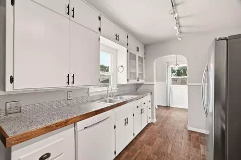 Kitchen - 3428 E 29th Ave, Spokane, WA 99223 photo 3 of 4