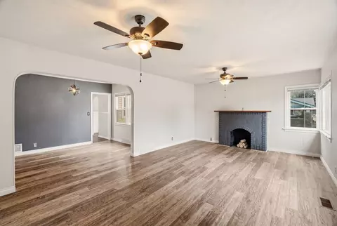 Living - 3428 E 29th Ave, Spokane, WA 99223 photo 5 of 8