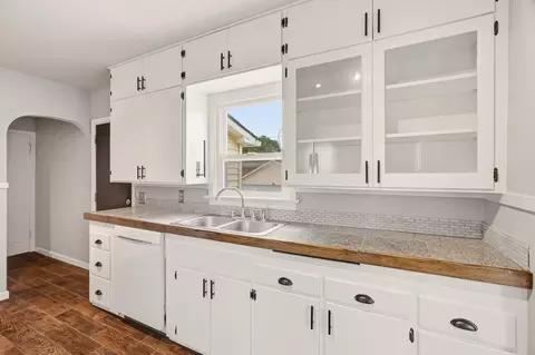 Kitchen - 3428 E 29th Ave, Spokane, WA 99223 photo 4 of 4