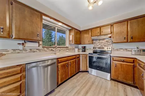 Kitchen - 16825 E Scribner Rd, Spokane, WA 99217 photo 4 of 4
