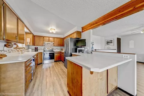 Kitchen - 16825 E Scribner Rd, Spokane, WA 99217 photo 3 of 4