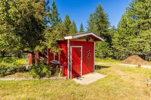 Exterior - 16825 E Scribner Rd, Spokane, WA 99217 photo 12 of 14