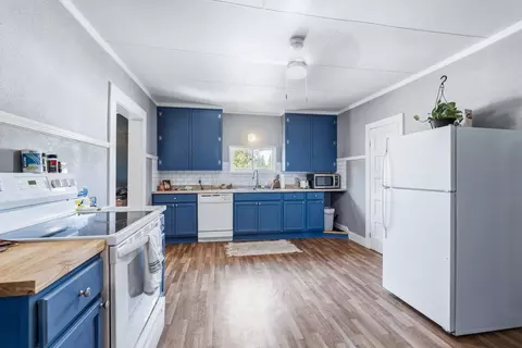 Kitchen - 10003 E 9th Ave, Spokane Valley, WA 99206 photo 4 of 8