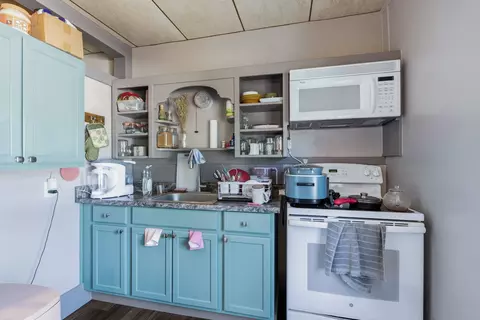 Kitchen - 10003 E 9th Ave, Spokane Valley, WA 99206 photo 2 of 8