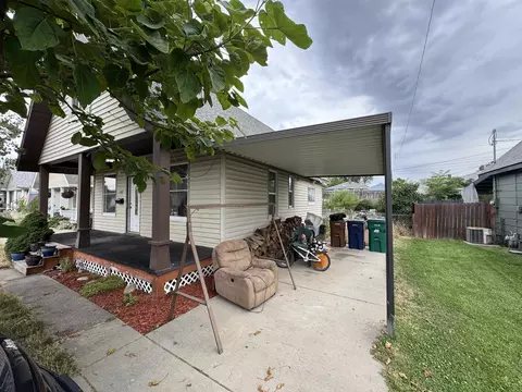 Exterior - 327 E Gordon Ave, Spokane, WA 99207 photo 3 of 7