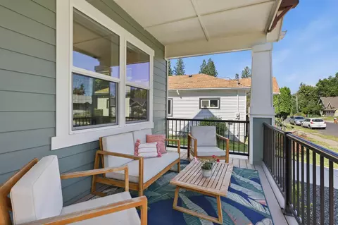 Exterior - 806 E 10th Ave, Spokane, WA 99202 photo 7 of 12